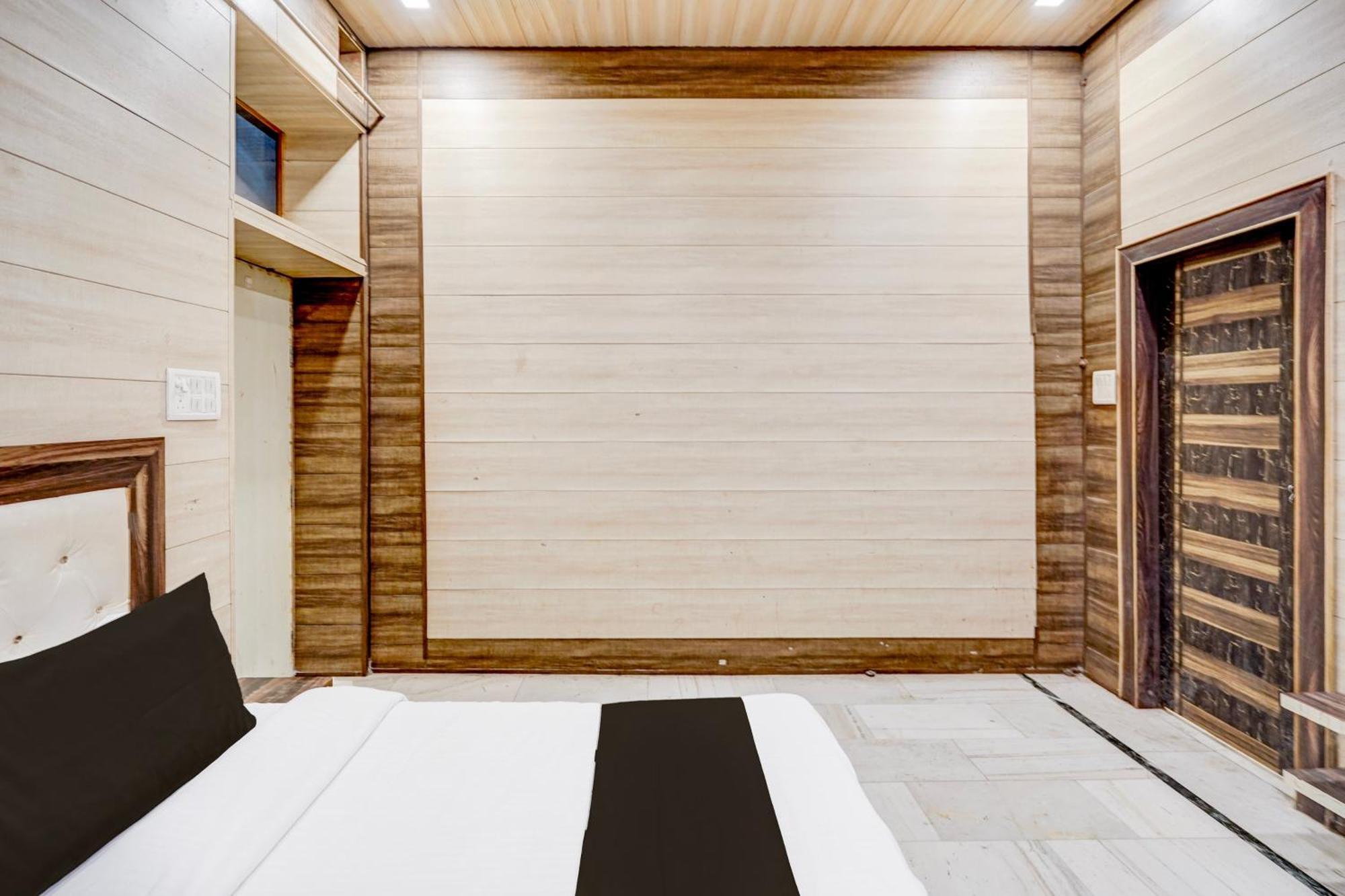 Hotel O Mayur Resort Mathura Zewnętrze zdjęcie