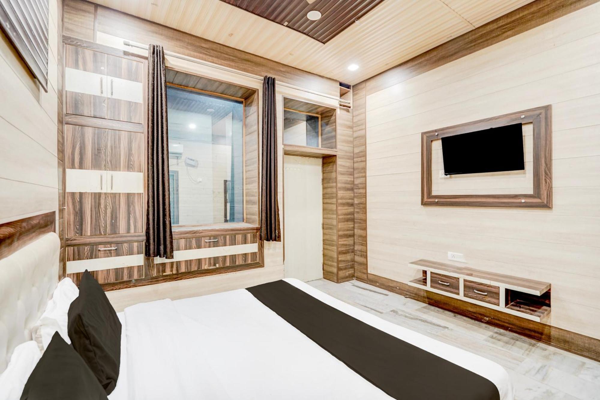 Hotel O Mayur Resort Mathura Zewnętrze zdjęcie